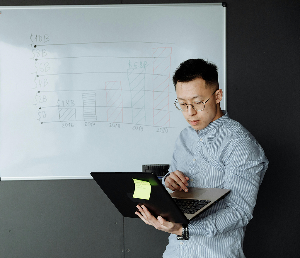 Offshore team member focused on work at their desk